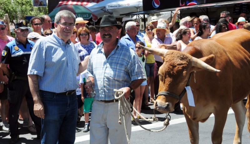 El Ap�stol Santiago presidi� en Tunte el pase�llo tradicional de la feria de ganado 