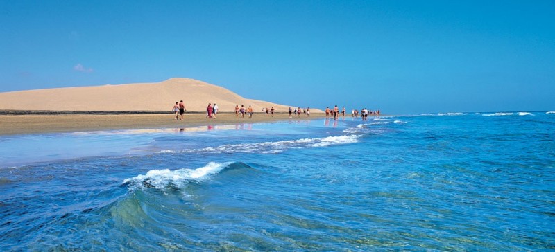 Turismo anima a �dejarse de inventos contra el calor� y venir en verano a Canarias