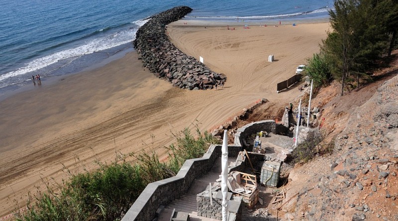 La nueva escalera de acceso a las playas de El Veril tendr� un mirador panor�mico