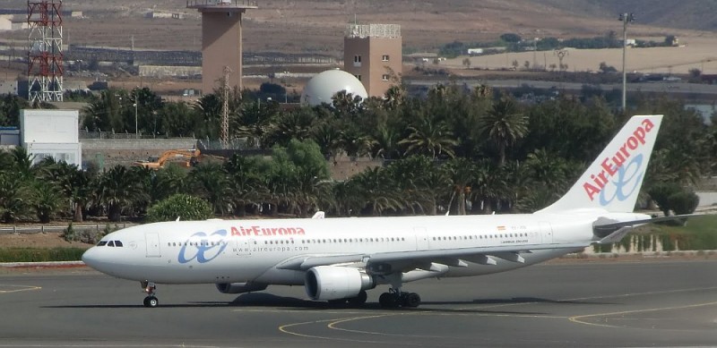 Los aeropuertos canarios registran 2,9 millones de pasajeros en julio