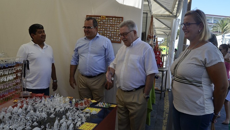 El Faro de Maspalomas acoge la VII feria estival de Artesan�a Canaria