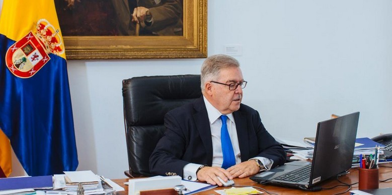 @JMBravodeLaguna ya est� en Twitter