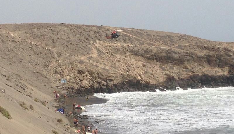 Fallece una mujer ahogada en la playa de Monta�a Arena