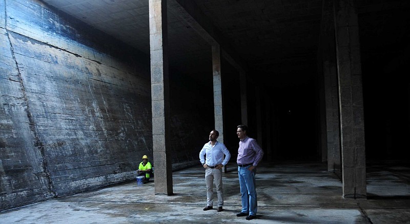 Canaragua limpia el dep�sito que suministra a San Fernando y la zona tur�stica