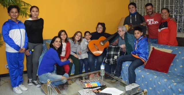 El Castillo del Romeral celebra un pasacalles solidario 