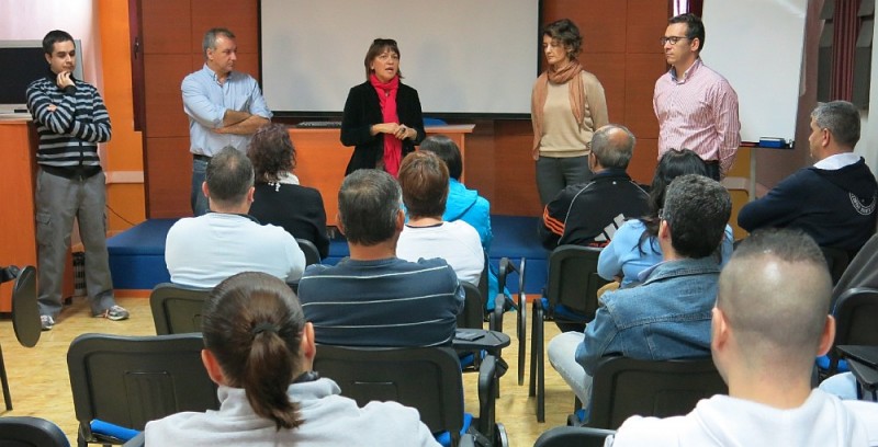 Un grupo de desempleadas se cualifica en la Escuela Taller de Dom�tica