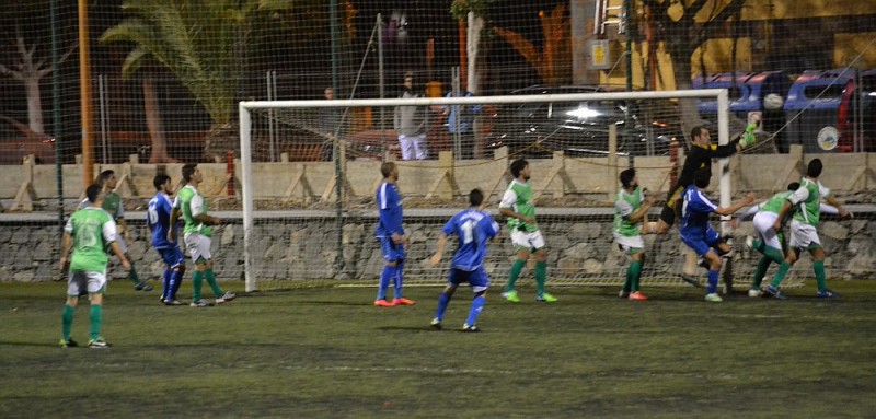 La U.D. San Fernando empata 1 - 1 ante Balos