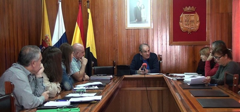 El pleno de La Aldea aprueba por unanimidad forzar una reuni�n con Paulino Rivero