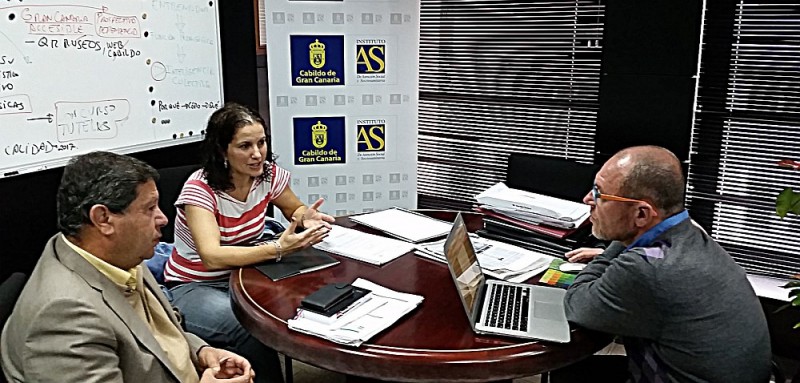 El Cabildo incrementa  las ayudas destinadas a los programas sociales que llevan  las ONGS