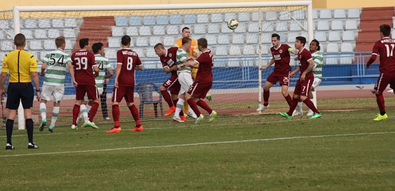 Sparta se impone  3 � 2 al Celtic en el Torneo de Maspalomas   