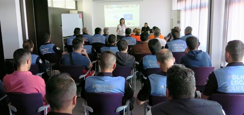 Grupos locales de seguridad se previenen contra la serpiente de California