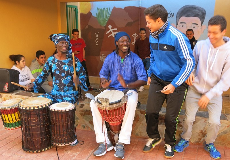 �M�s all� de tu mirada� recorre los centros de Secundaria de Santa Luc�a