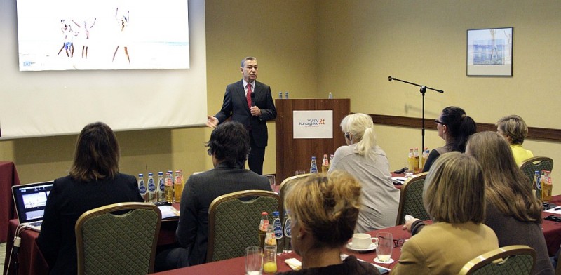 Rivero refuerza en Varsovia la posici�n de Canarias 