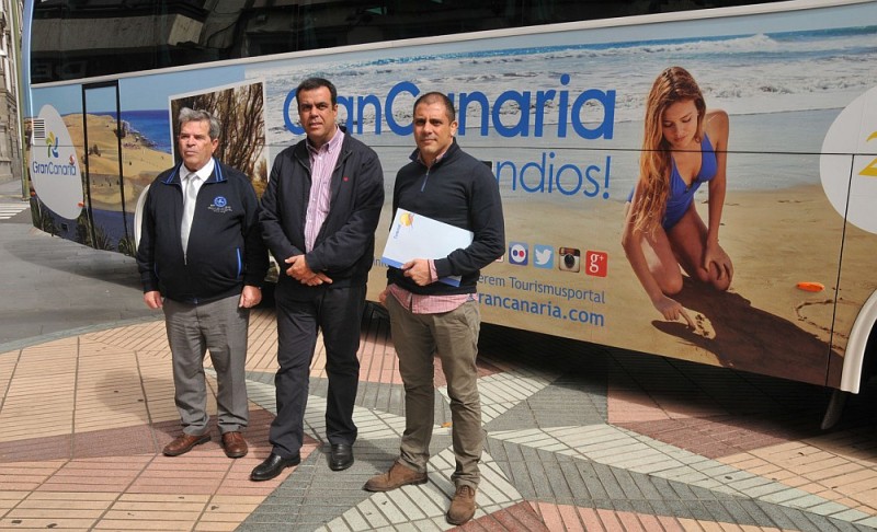 Gran Canaria refuerza su promoci�n con una guagua con imagenes de la Isla