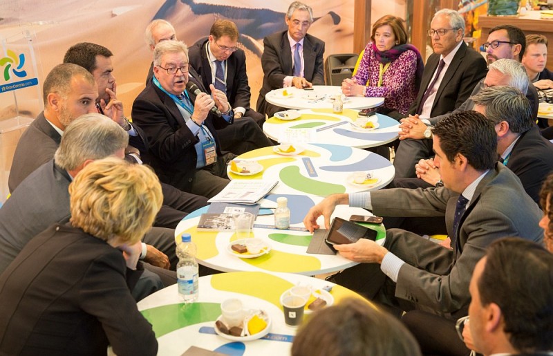 Reuni�n Cabildo y empresarios tur�stico en ITB para analizar la situaci�n del mercado alem�n