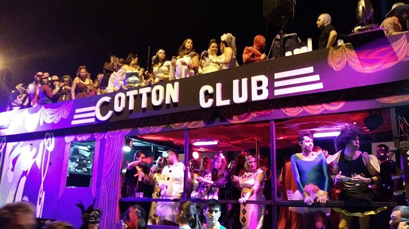 Mog�n se despide de su carnaval fara�nico