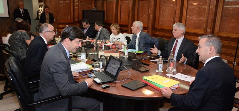 El Gobierno traspasa 31,6 millones al gasto social, inversi�n y empleo