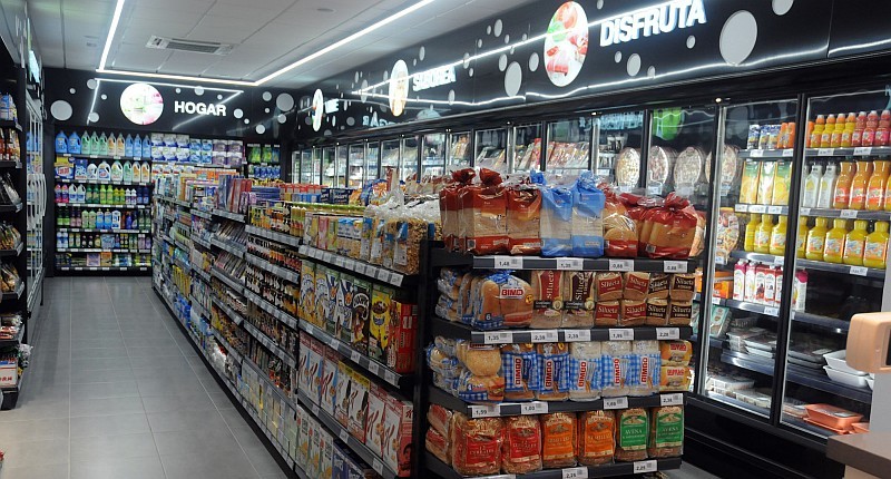 SPAR Pasito Blanco reabre sus puertas con un aire moderno y renovado