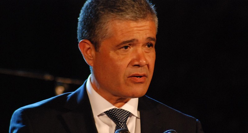 El alcalde de Mog�n sufre un accidente de tr�fico en el que resulta herido un motorista 