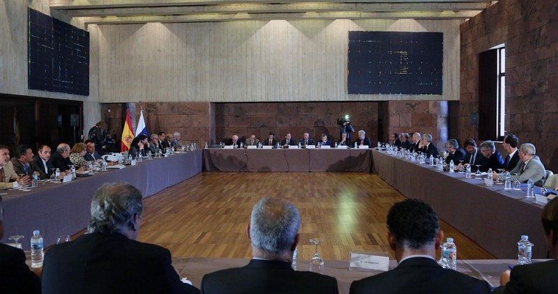 El Gobierno dise�a un REF que rebaje los sobrecostes econ�micos