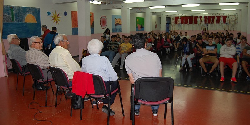 El Bicentenario de Mog�n se acerca a los alumnos del IES Arguinegu�n