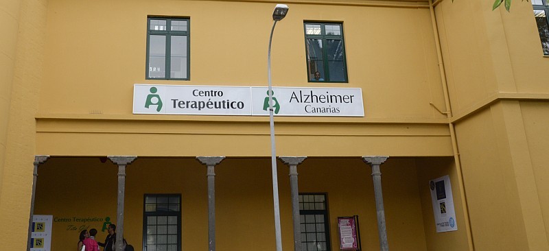 El Cabildo cede a Alzheimer Canarias el antiguo edificio del Dermatol�gico 