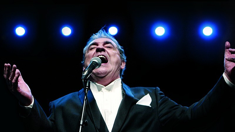 Alberto Cortez llega con su repertorio m�s intimista: voz y piano