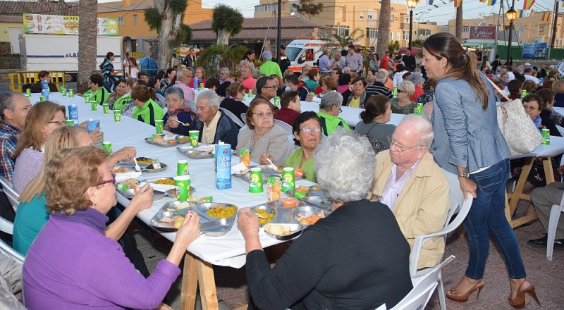El Pajar acoge un encuentro de mayores de San Bartolom� 
