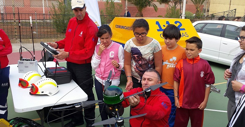 SUC y 1-1-2 ense�an a alumnos del CEIP Be�esm�n primeros auxilios 