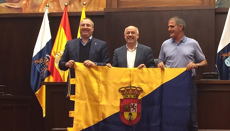 Morales agradece a la UD Las Palmas la cohesi�n social y la autoestima que ha generado con su ascenso