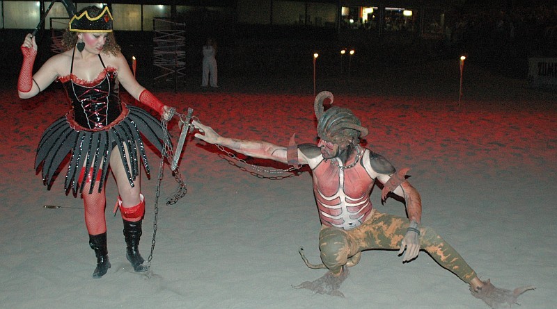 El fuego de San Juan purifica el Sur