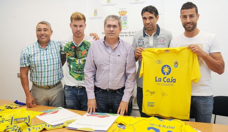 Marco Aurelio felicita por el ascenso de la U.D. a Valer�n y David Garc�a y al sportinguista Mandi 