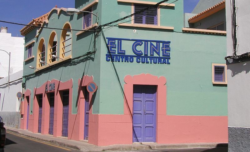 Urban analizan la baja representaci�n de las mujeres en la sociedad