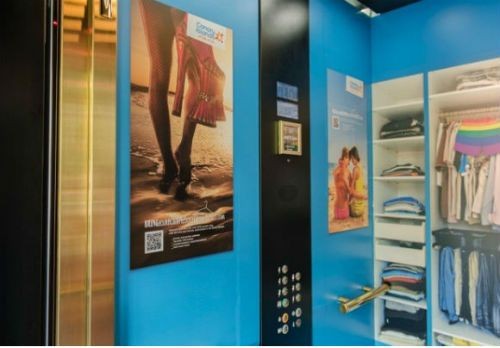 Canarias transforma ascensores en armarios para promocionarse como destino LGTB