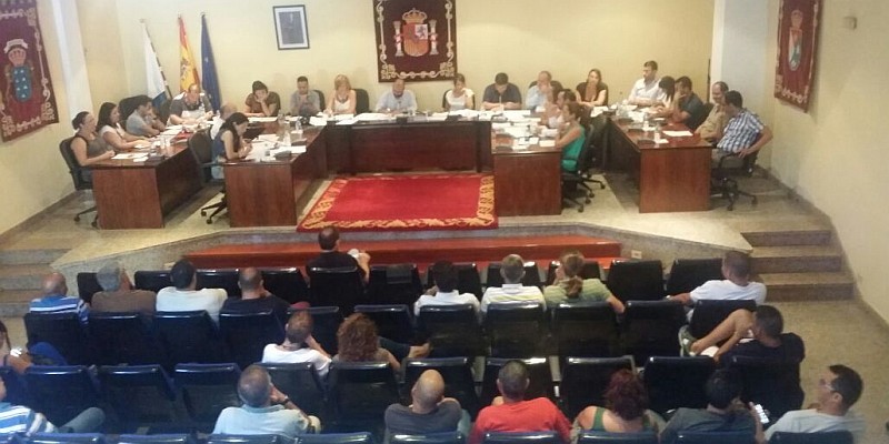Mog�n ahorra 173.000 euros entre gobierno y asesores 