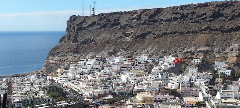 Onalia Bueno tramita la rehabilitaci�n de los barrios marineros de Mog�n y Arguinegu�n 