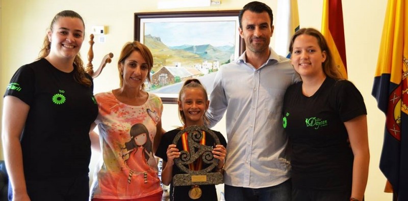 Mog�n recibe con �honores� a Naomi Cabrera  