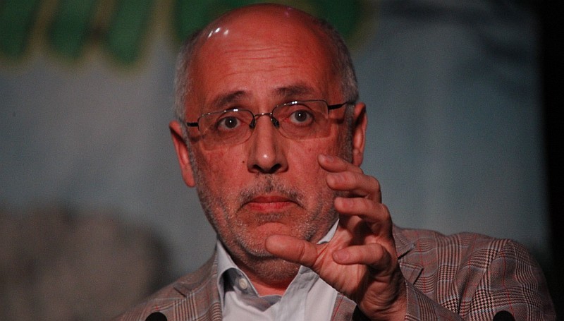 El presidente del Cabildo denuncia la presi�n empresarial por implantar el gas y frenar las renovables