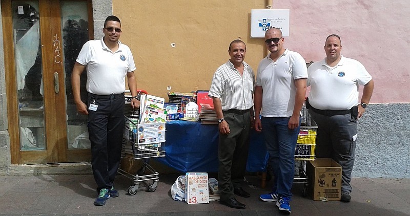 La ONG Sonr�e y Vive Canarias ayuda a los m�s necesitados de las Islas