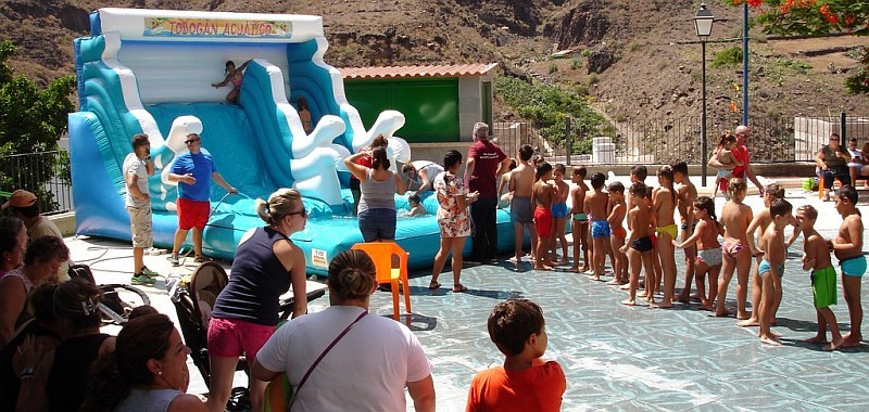 Cercados de Espino divierte a sus ni�os con una gran fiesta de 9 horas 