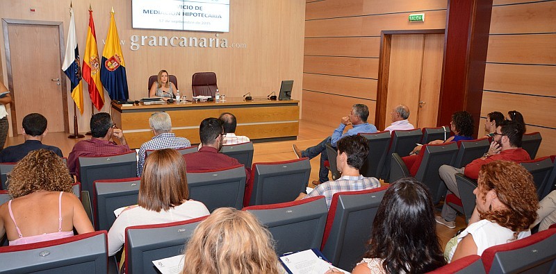 El Cabildo inicia la coordinaci�n con los ayuntamientos para evitar los deshaucios