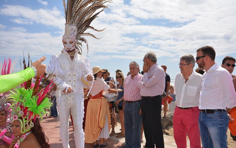 Maspalomas celebra el D�a Mundial del Turismo con m�sica y baile