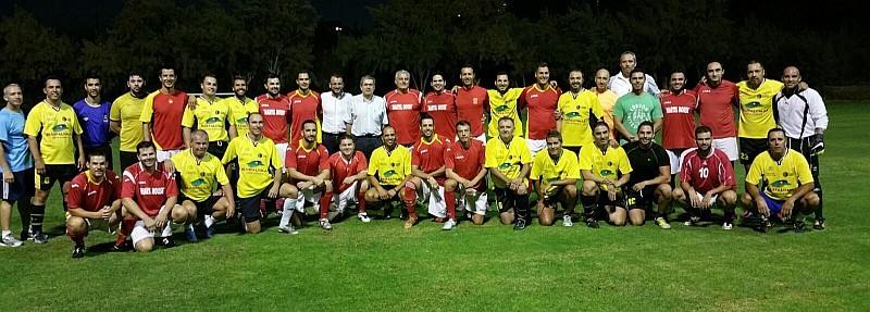 Polic�a Nacional y Polic�a Local confraternizan con el f�tbol