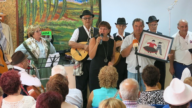 Sardina del Norte y del Sur se Hermanan para conmemorar el D�a de los Mayores