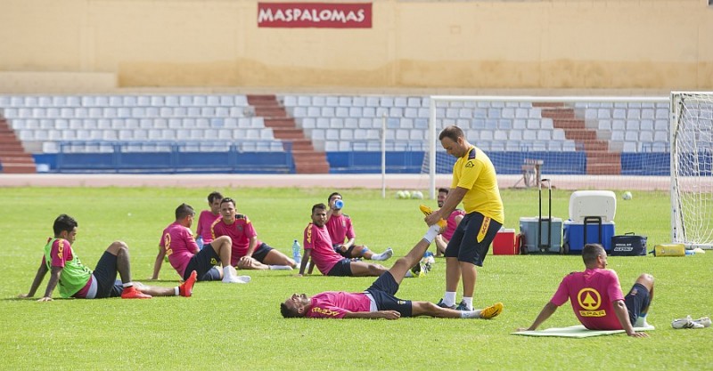 La UD Las Palmas vuelve a entrenar en el estadio de Maspalomas 