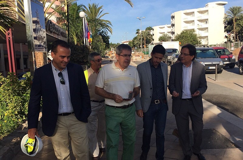 Gobierno y Ayuntamiento supervisan la obra de la Avenida Alf�reces Provisionales