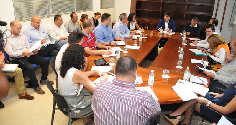 El Cabildo subvenciona con 500.000 euros todos los proyectos municipales para desarrollo y empleo 