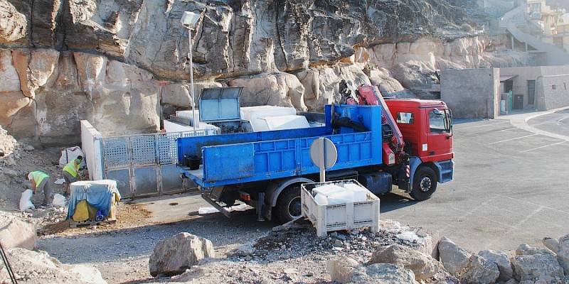 Mog�n limpia el municipio de escombros y residuos