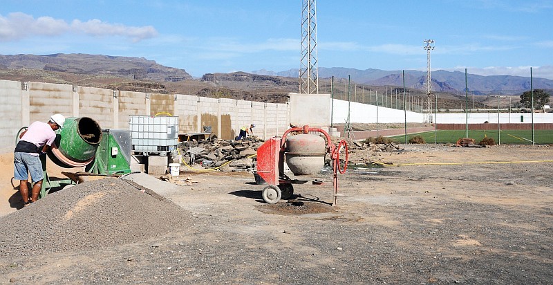 El Ayuntamiento mejora el Polideportivo de Juan Grande 