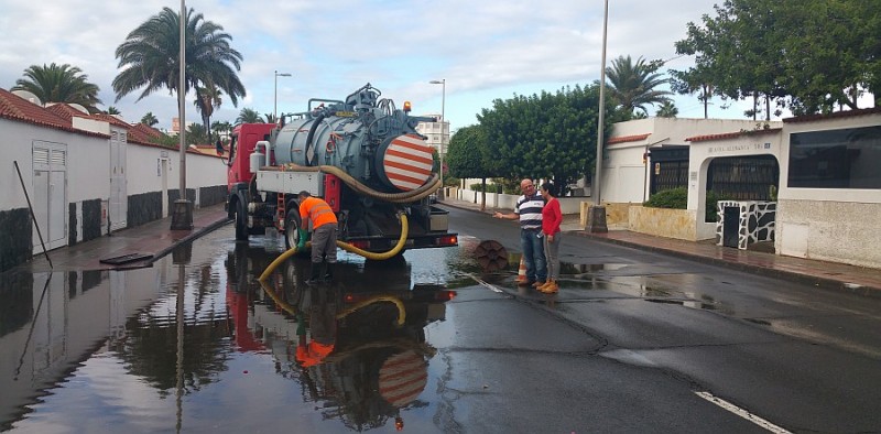 La lluvia moviliza al operativo municipal de V�as y Obras